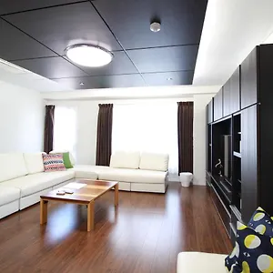 Apartment Atrium Deluxe - Self Check-in Only, Osaka